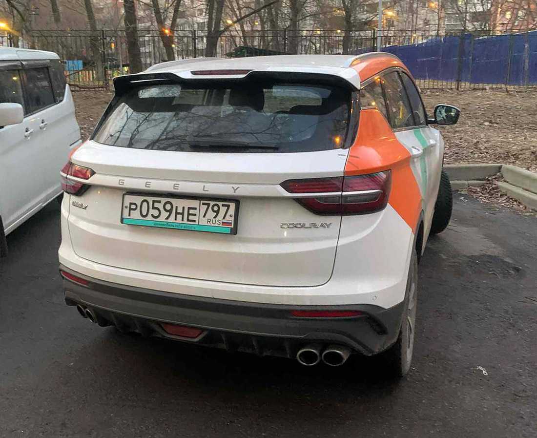 Фотографии из приложений каршеринга