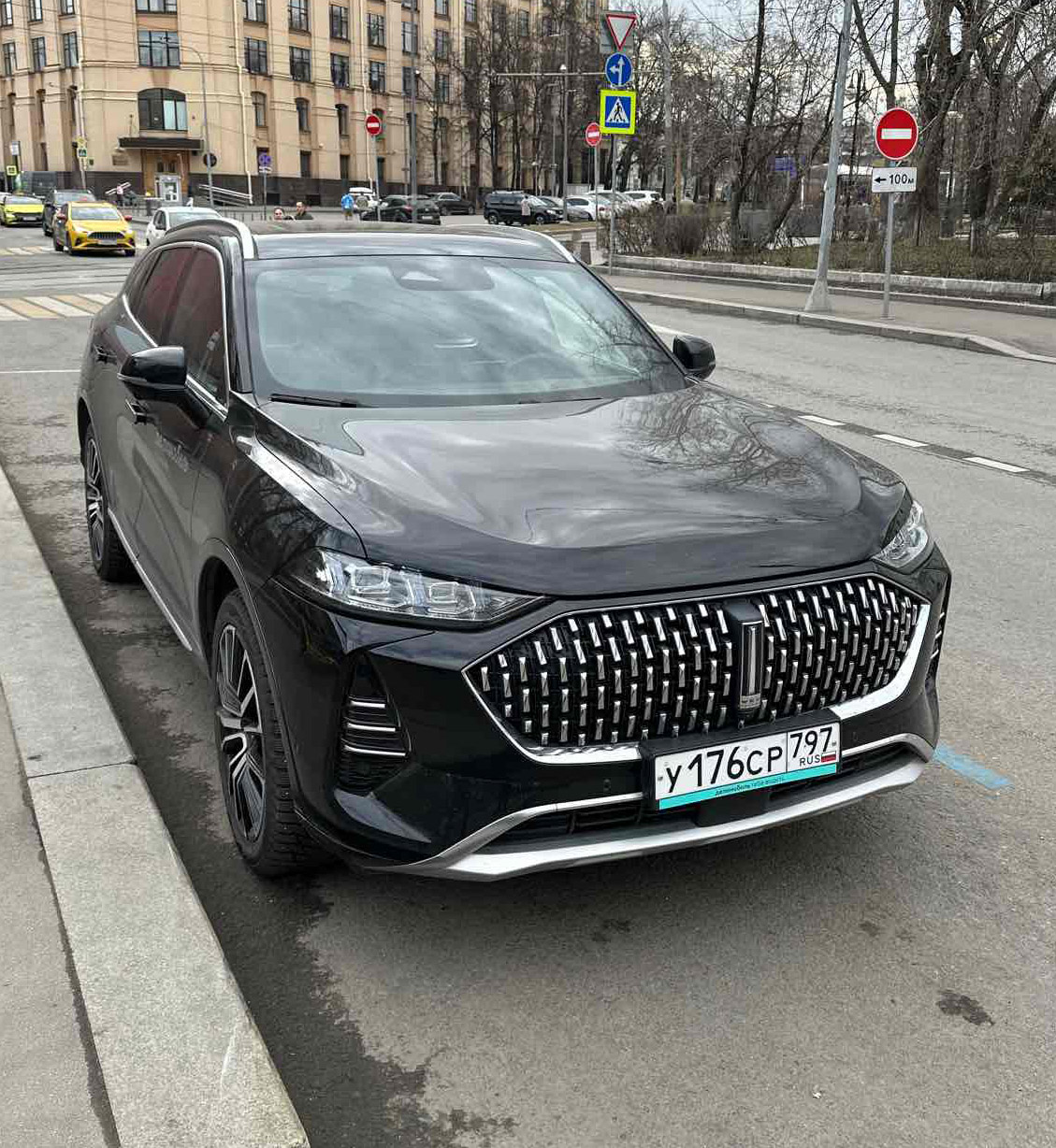 Фотографии из приложений каршеринга
