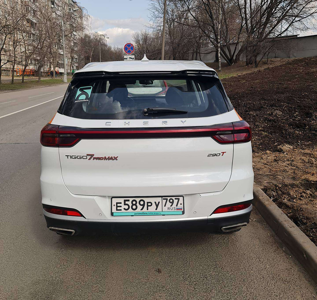 Фотографии из приложений каршеринга