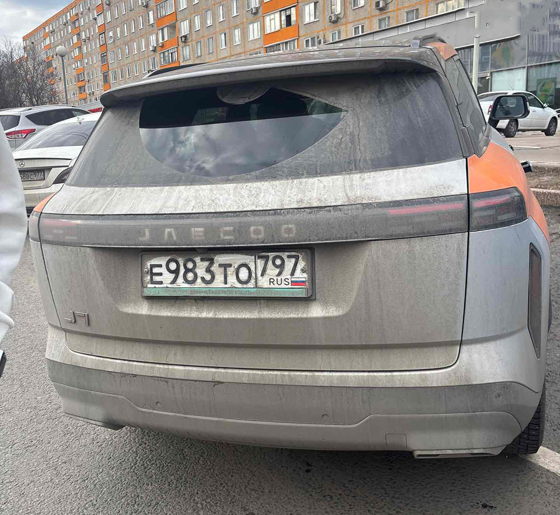Фотографии из приложений каршеринга
