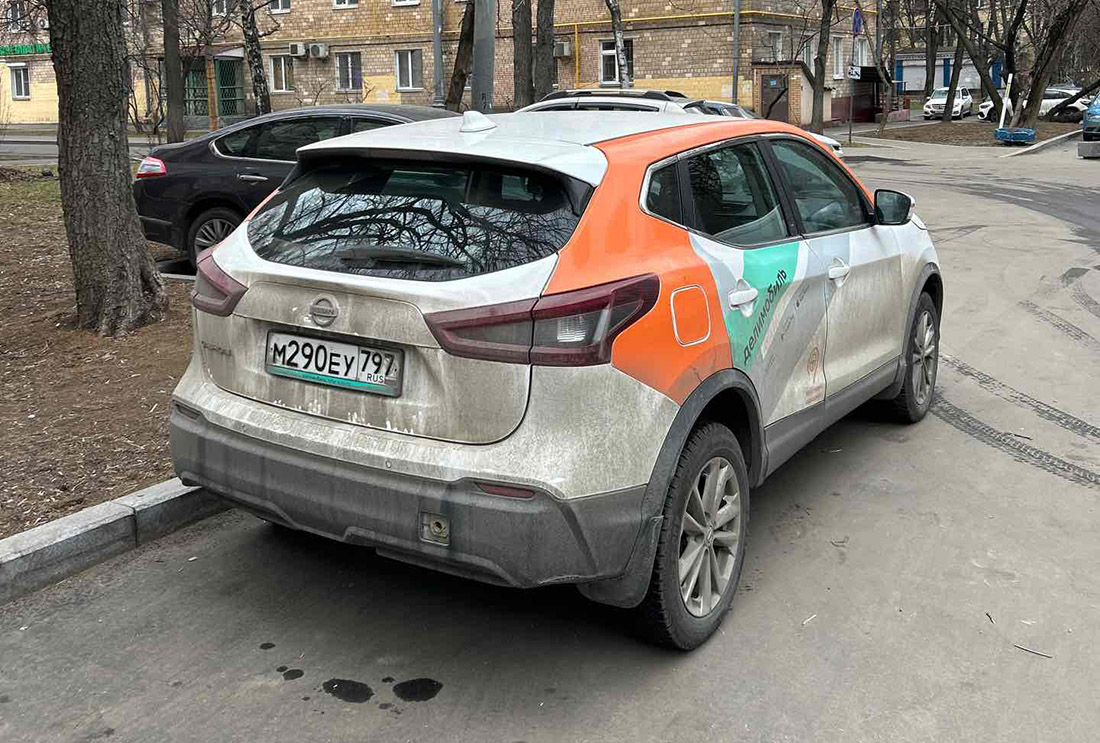 Фотографии из приложений каршеринга