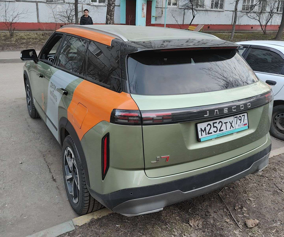 Фотографии из приложений каршеринга