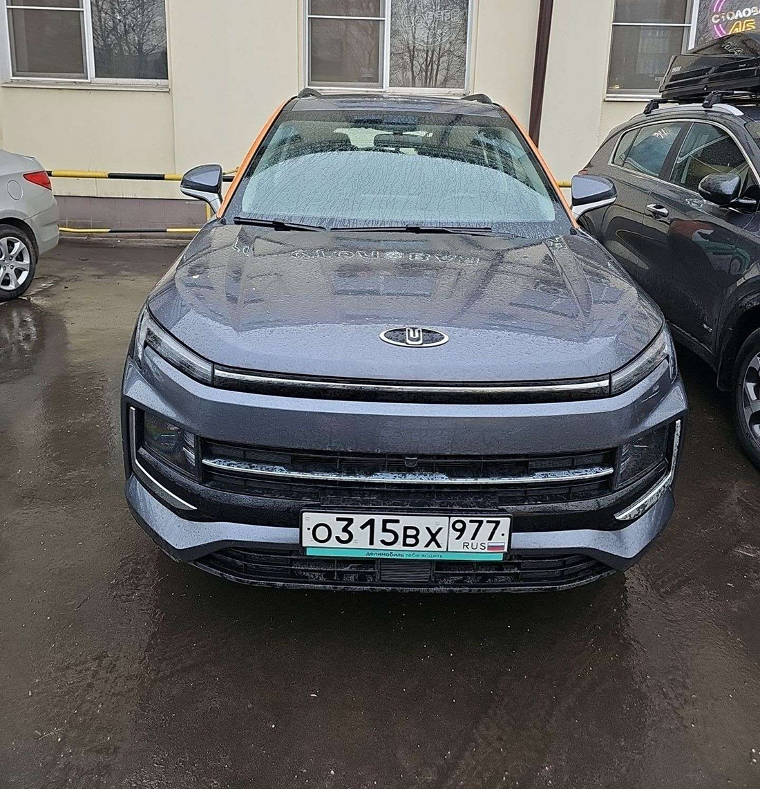 Фотографии из приложений каршеринга