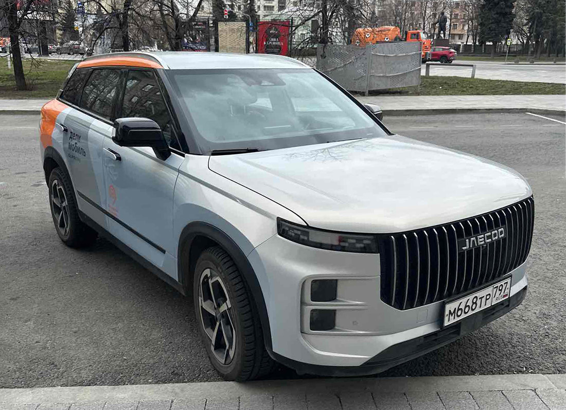 Фотографии из приложений каршеринга