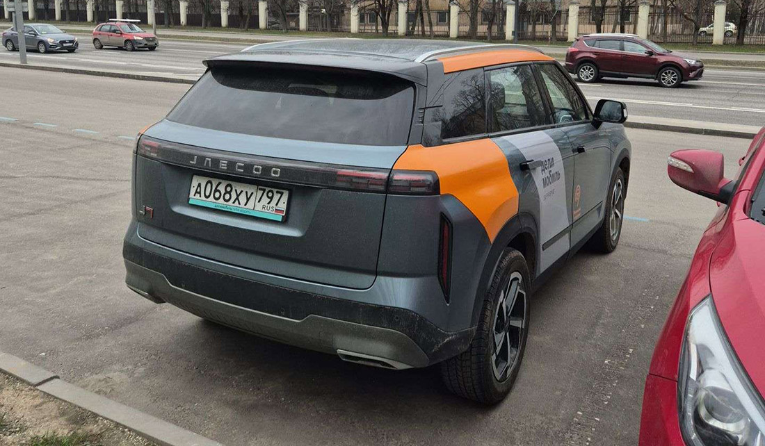 Фотографии из приложений каршеринга