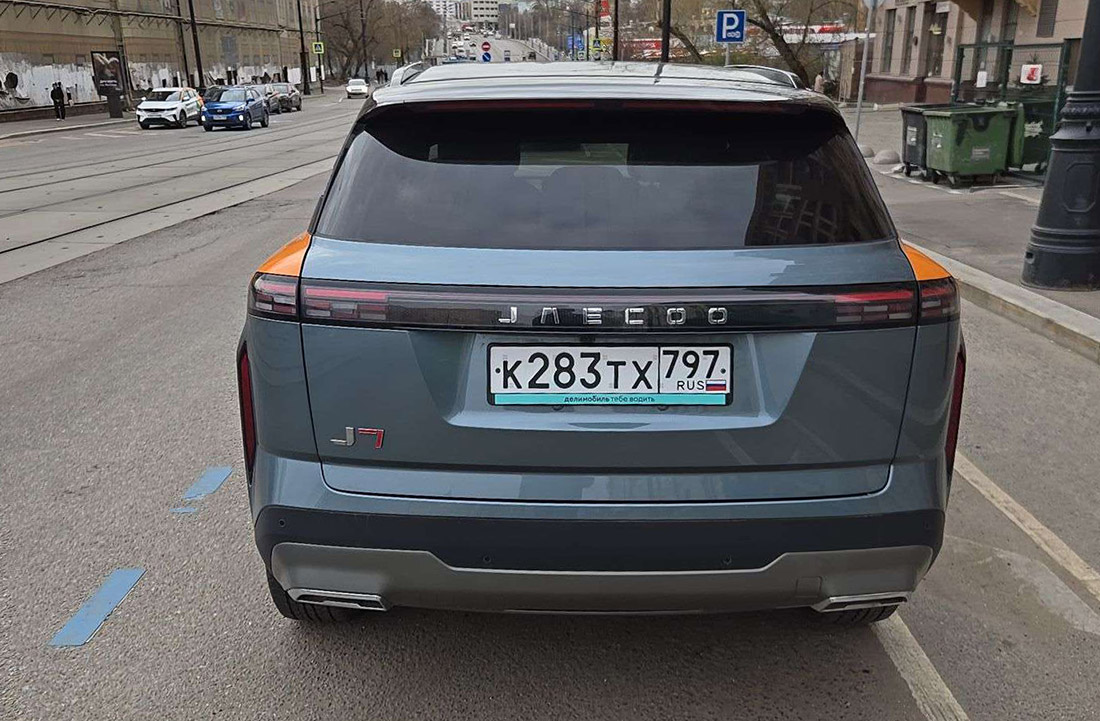 Фотографии из приложений каршеринга