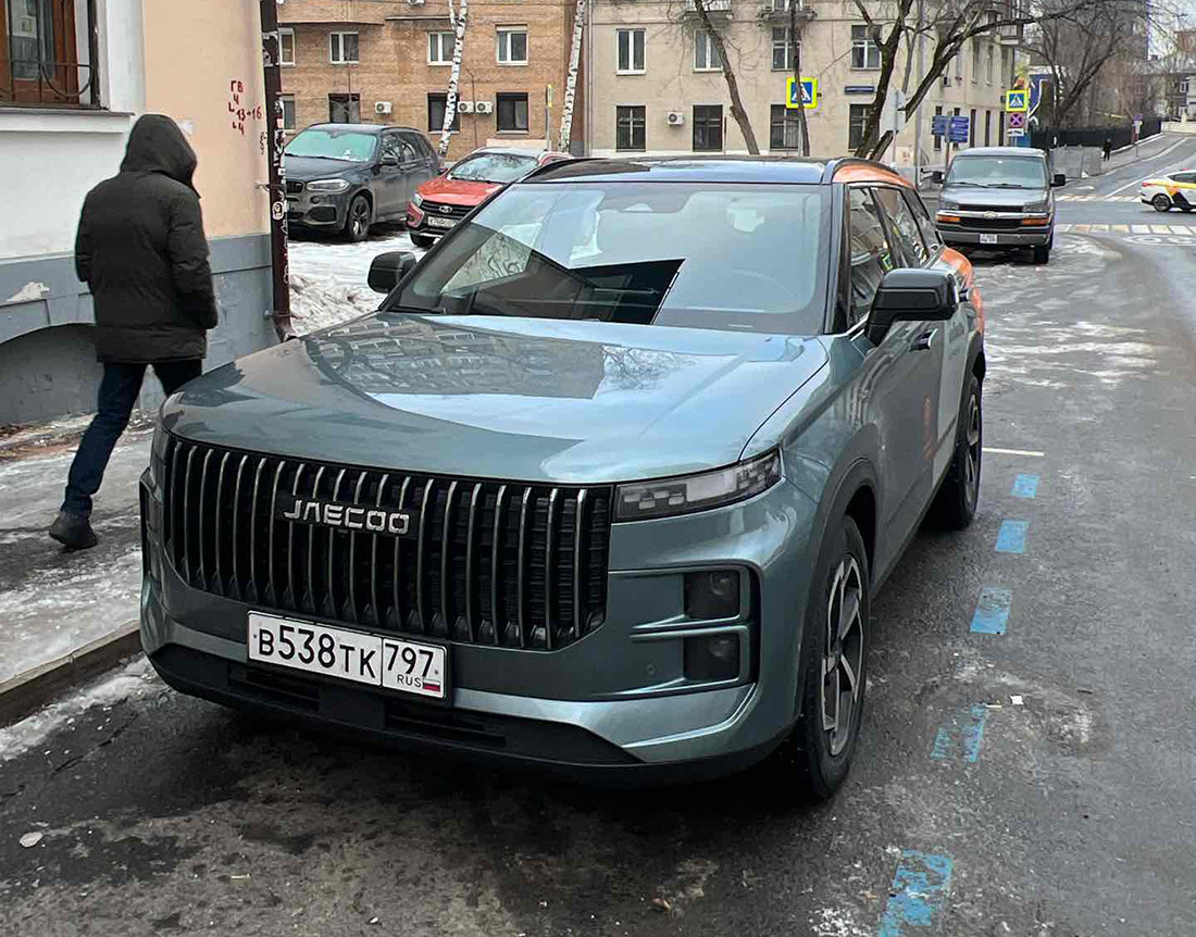 Фотографии из приложений каршеринга
