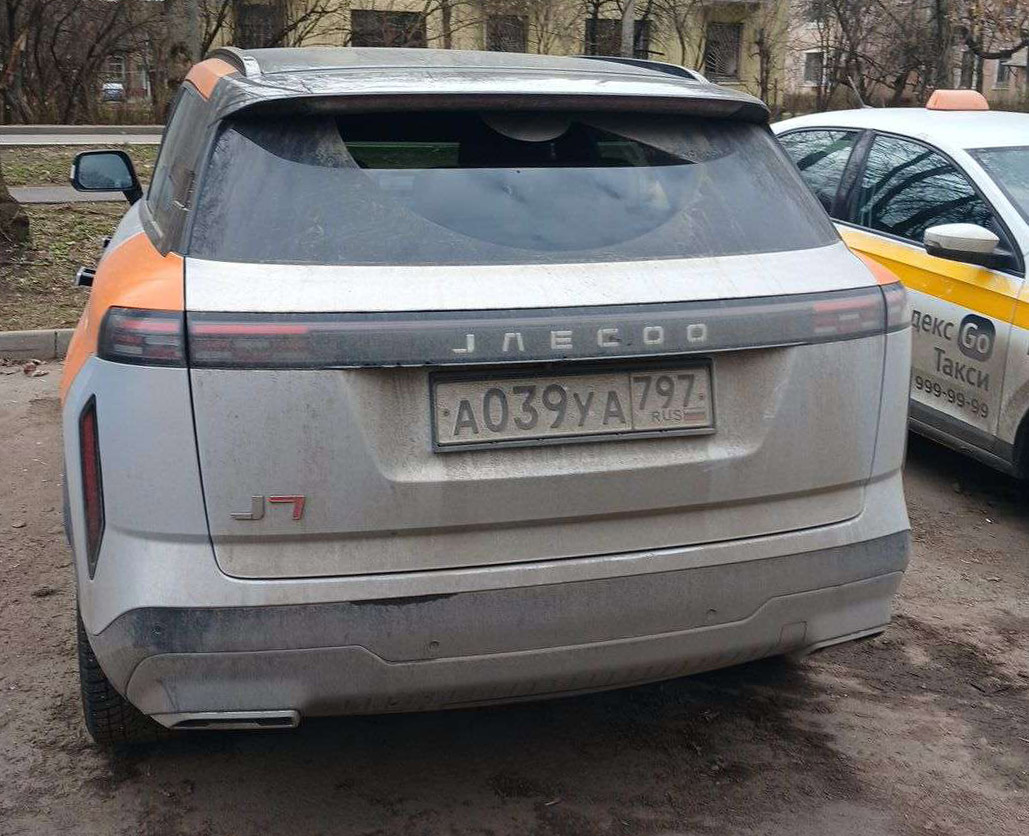 Фотографии из приложений каршеринга