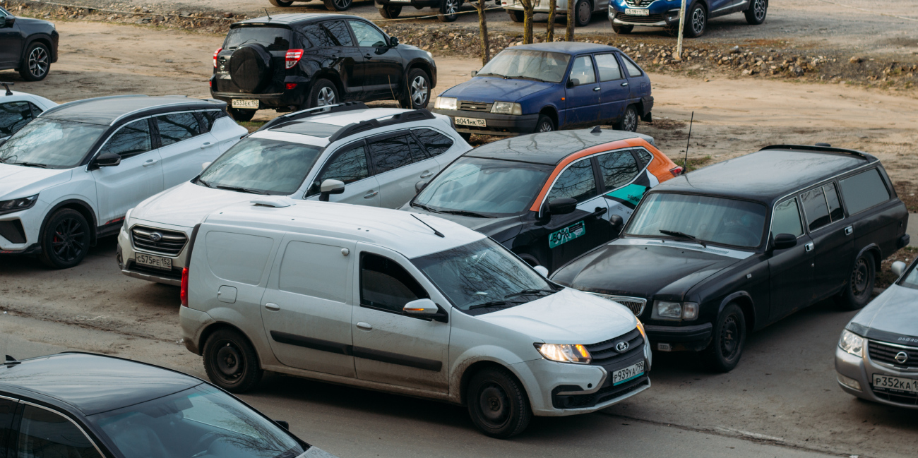 Нижний Новгород, Lada Largus № Р 939 УА 799; Нижний Новгород, Nissan Qashqai № М 422 НЕ 797; Делимобиль &mdash; техническая служба