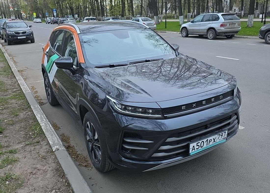 Фотографии из приложений каршеринга