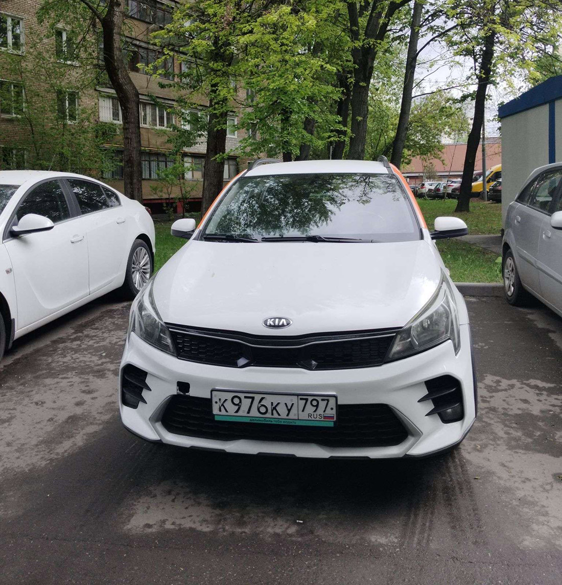 Фотографии из приложений каршеринга