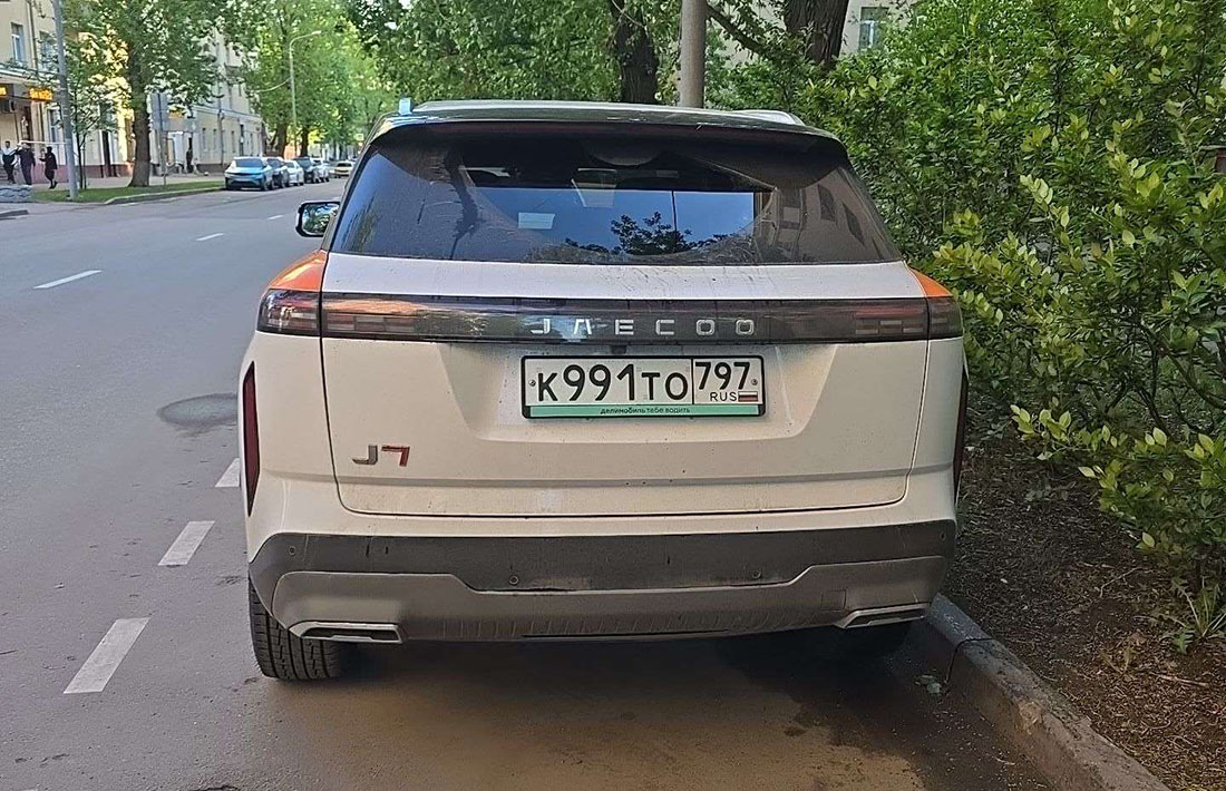 Фотографии из приложений каршеринга