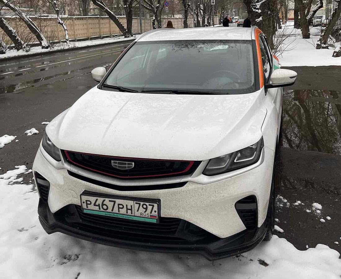 Фотографии из приложений каршеринга