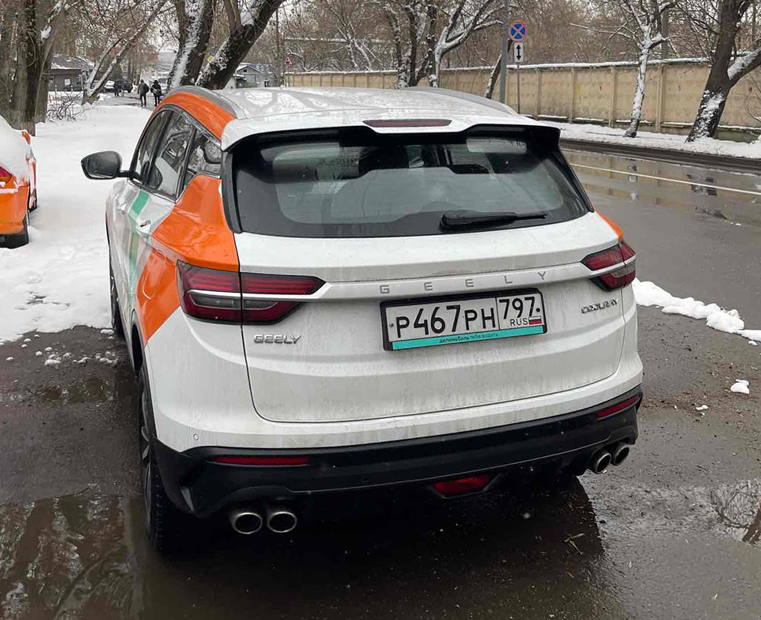 Фотографии из приложений каршеринга