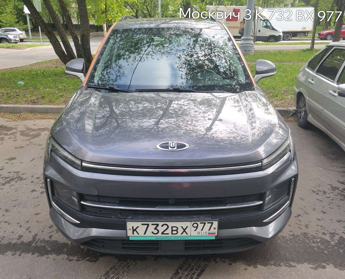 Фотографии из приложений каршеринга