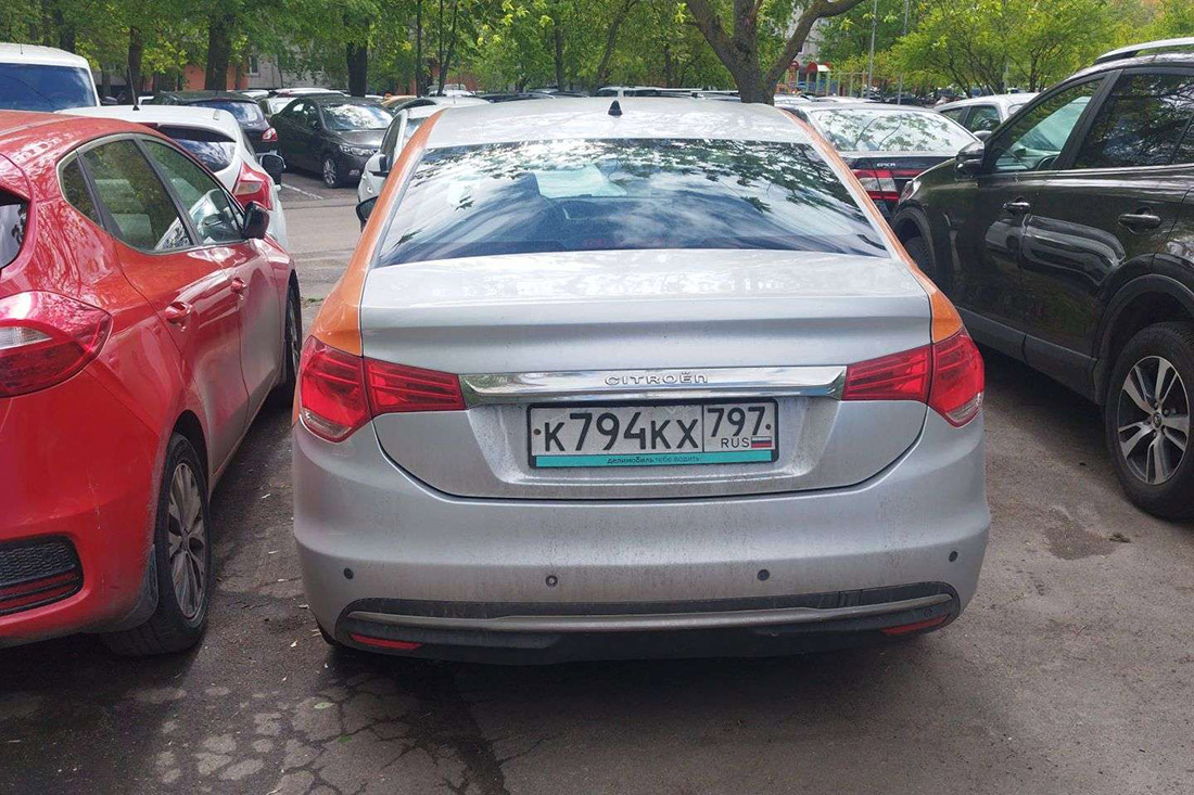 Фотографии из приложений каршеринга