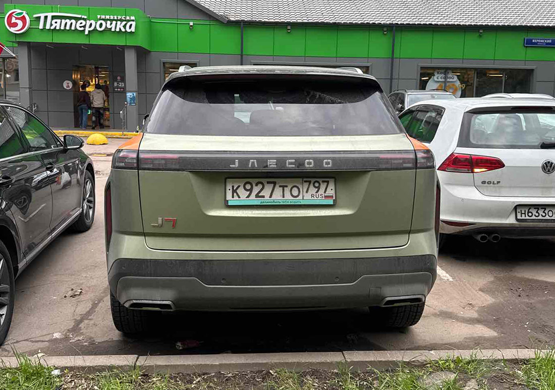 Фотографии из приложений каршеринга