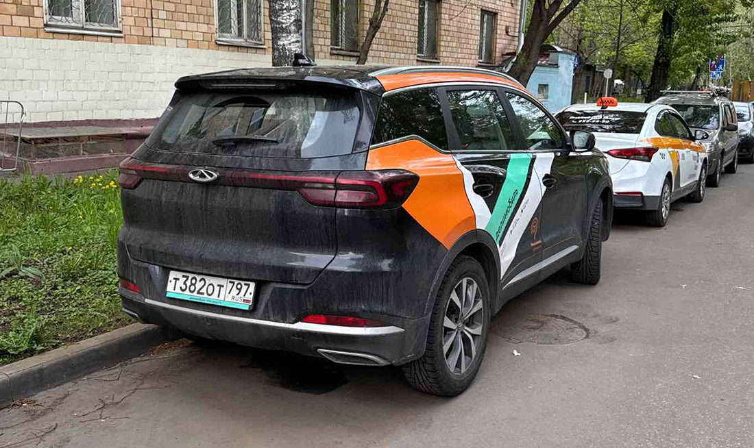 Фотографии из приложений каршеринга