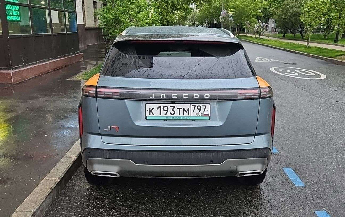 Фотографии из приложений каршеринга