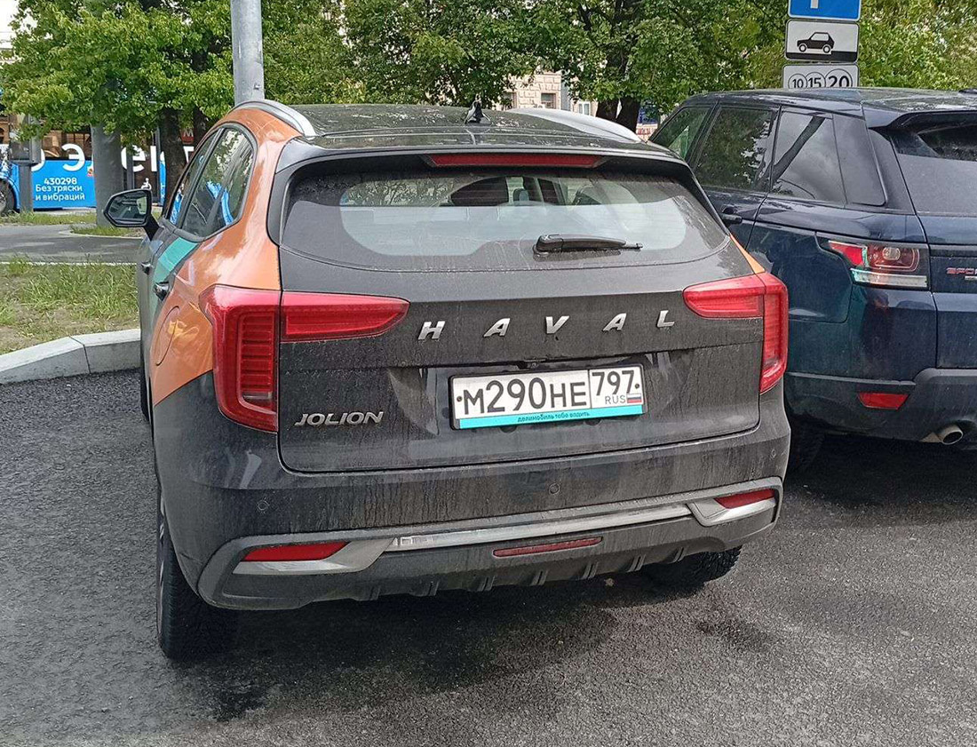 Фотографии из приложений каршеринга