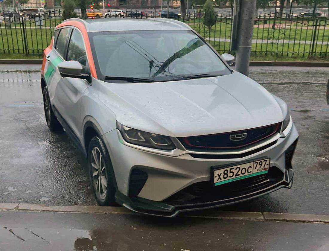 Фотографии из приложений каршеринга