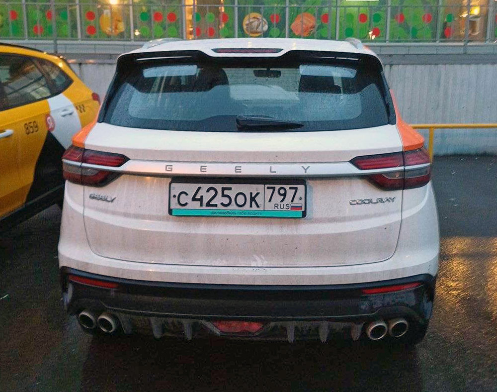 Фотографии из приложений каршеринга