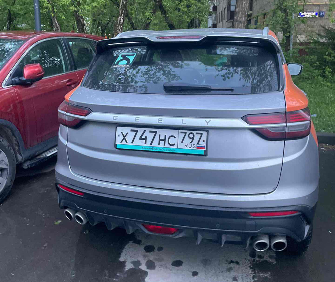 Фотографии из приложений каршеринга