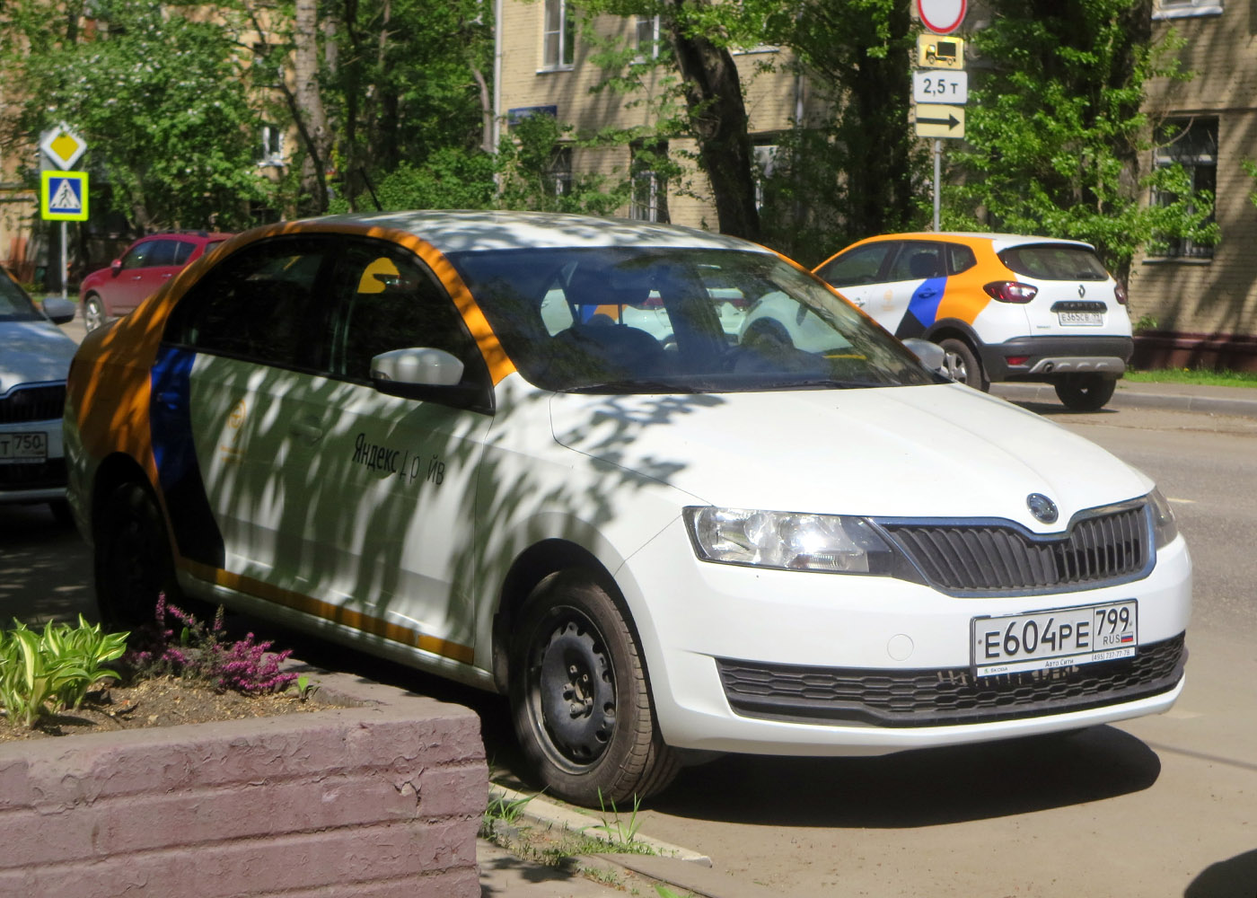 Москва, Škoda Rapid № Е 604 РЕ 799
