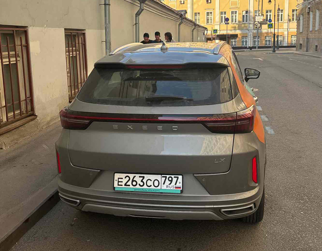 Фотографии из приложений каршеринга