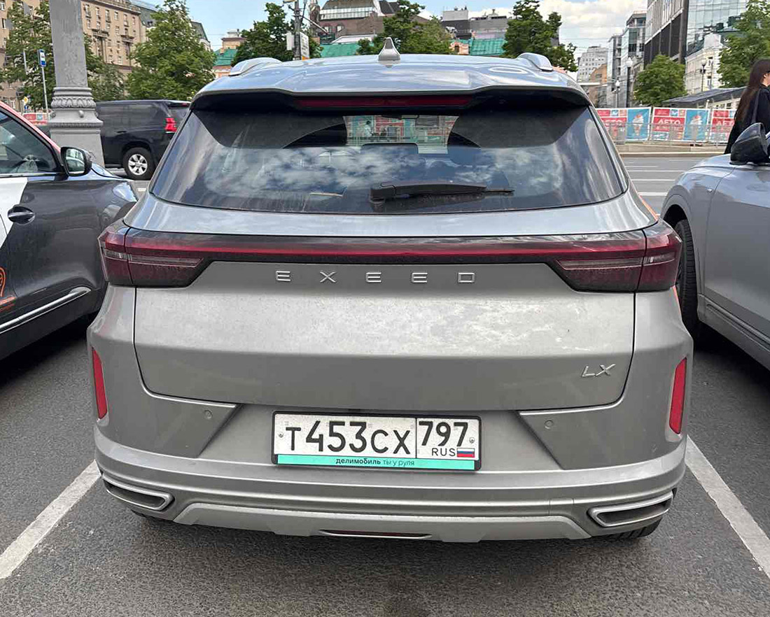 Фотографии из приложений каршеринга