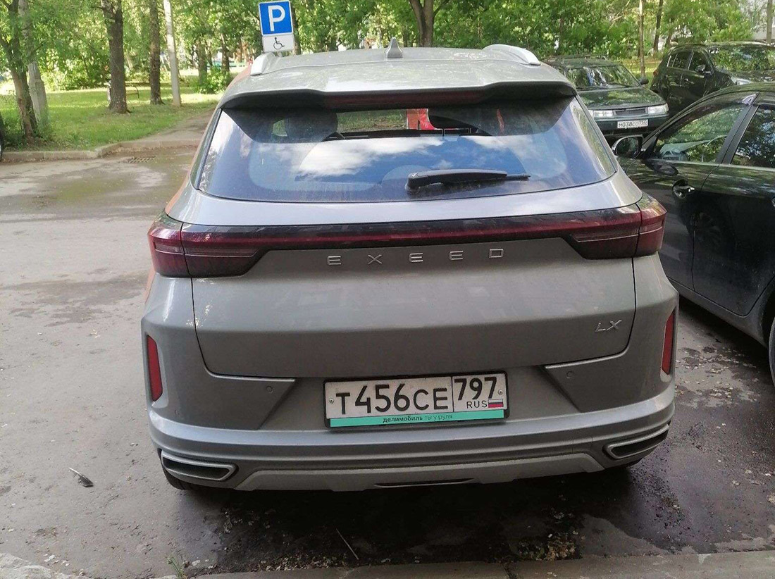 Фотографии из приложений каршеринга