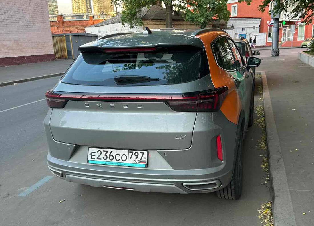 Фотографии из приложений каршеринга