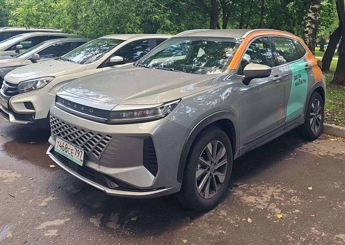 Фотографии из приложений каршеринга
