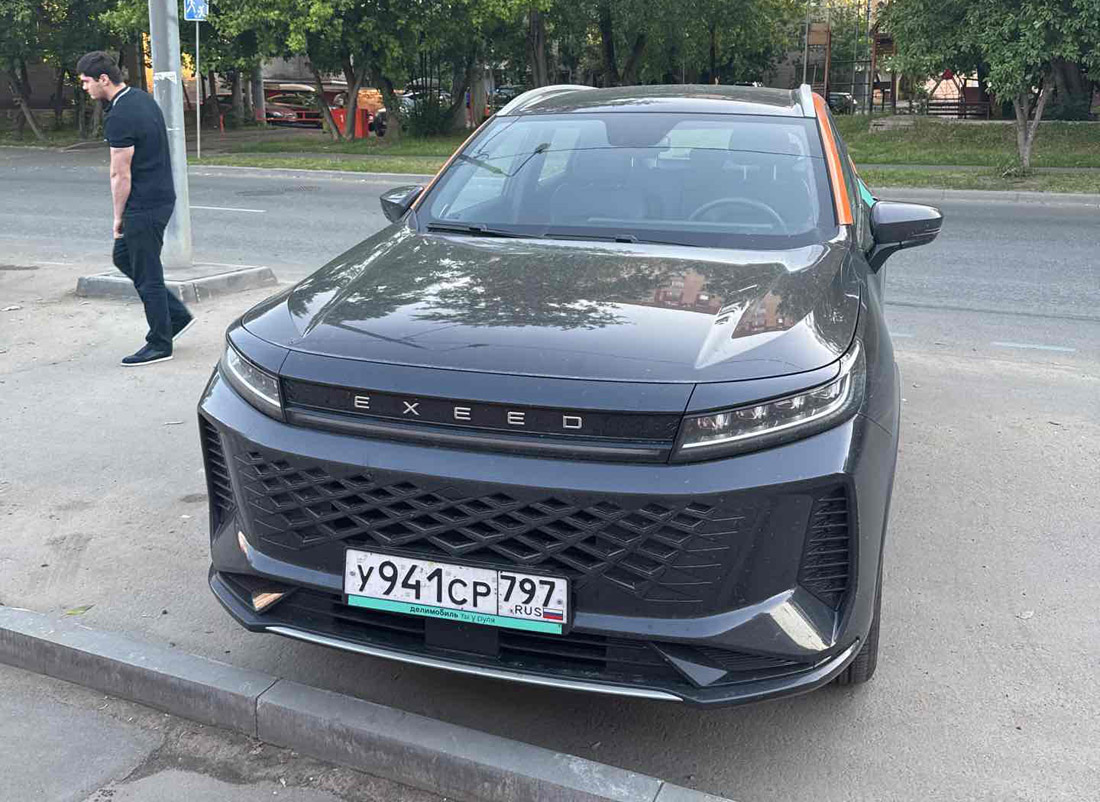 Фотографии из приложений каршеринга