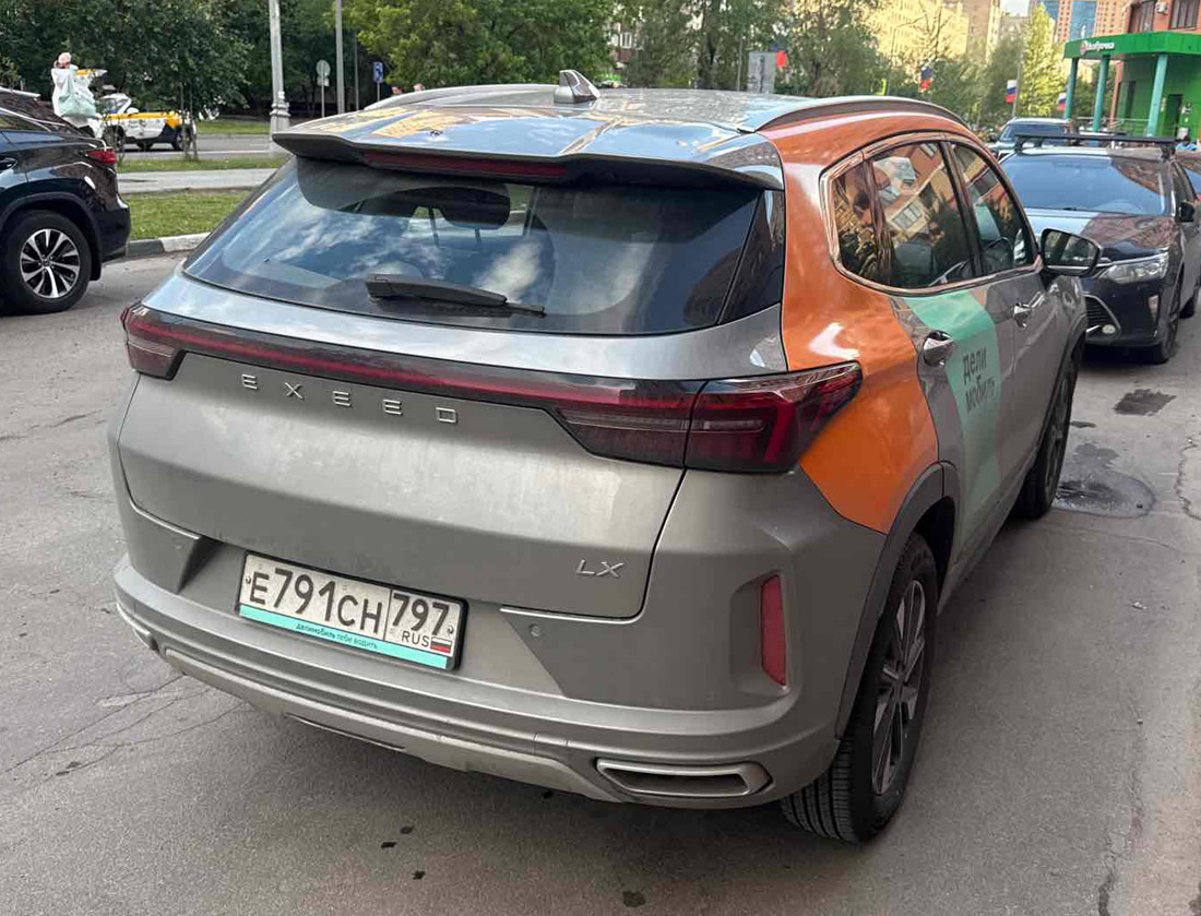 Фотографии из приложений каршеринга