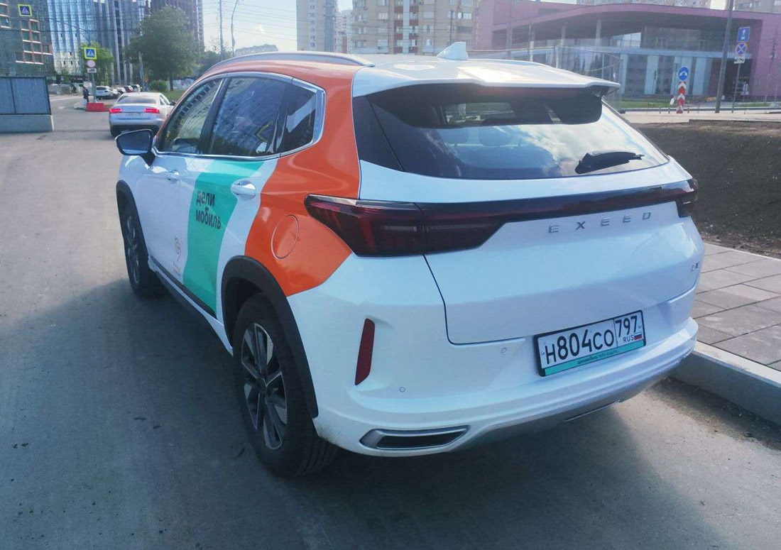 Фотографии из приложений каршеринга