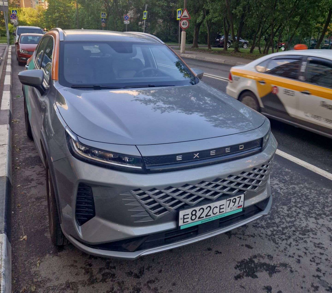 Фотографии из приложений каршеринга