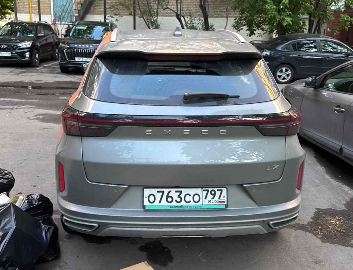 Фотографии из приложений каршеринга
