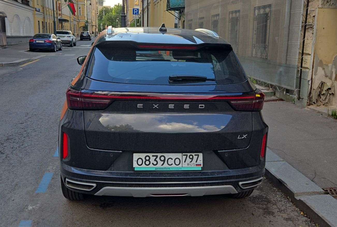 Фотографии из приложений каршеринга