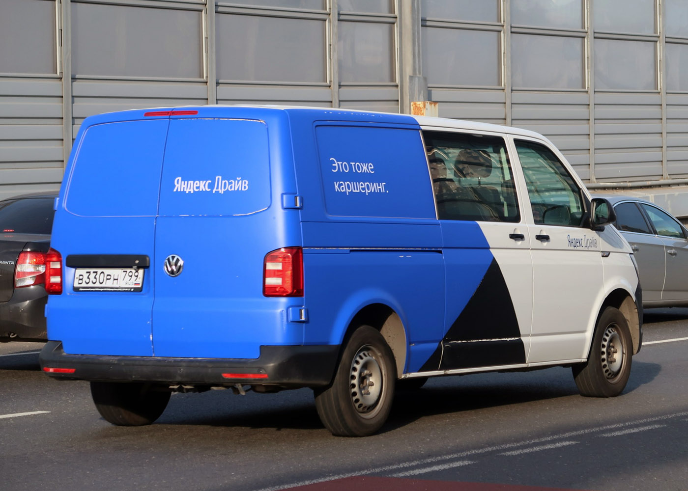 Межгород (Москва - Санкт-Петербург), Volkswagen Transporter № В 330 РН 799