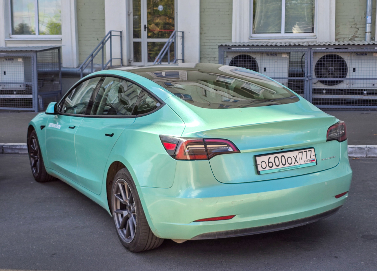 Казань, Tesla Model 3 № О 600 ОХ 777