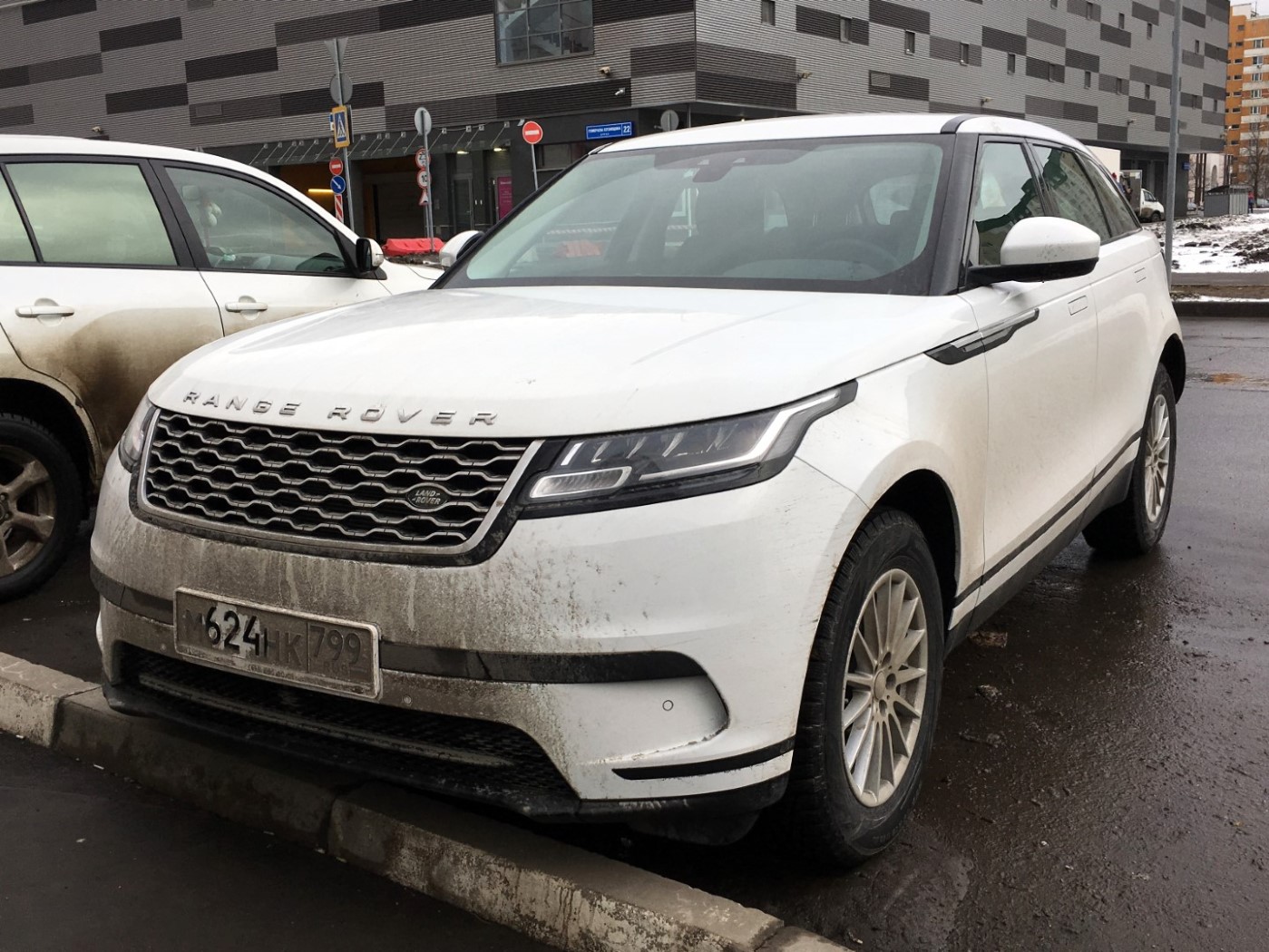 Межгород (Москва - Санкт-Петербург), Land Rover Range Rover Velar № М 624 НК 799