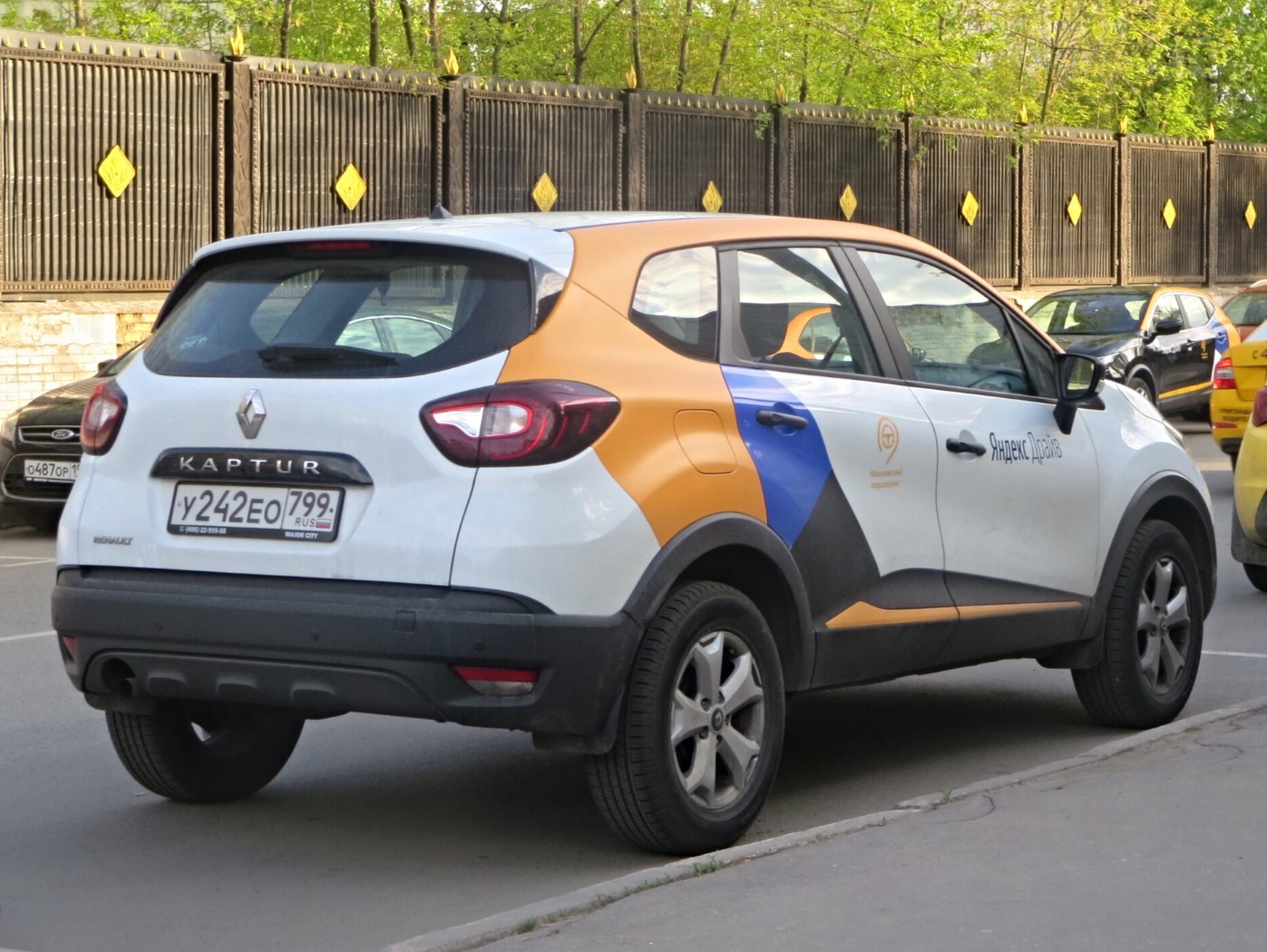 Москва, Renault Kaptur № У 242 ЕО 799
