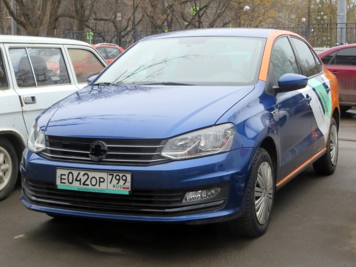 Москва, Volkswagen Polo № Е 042 ОР 799