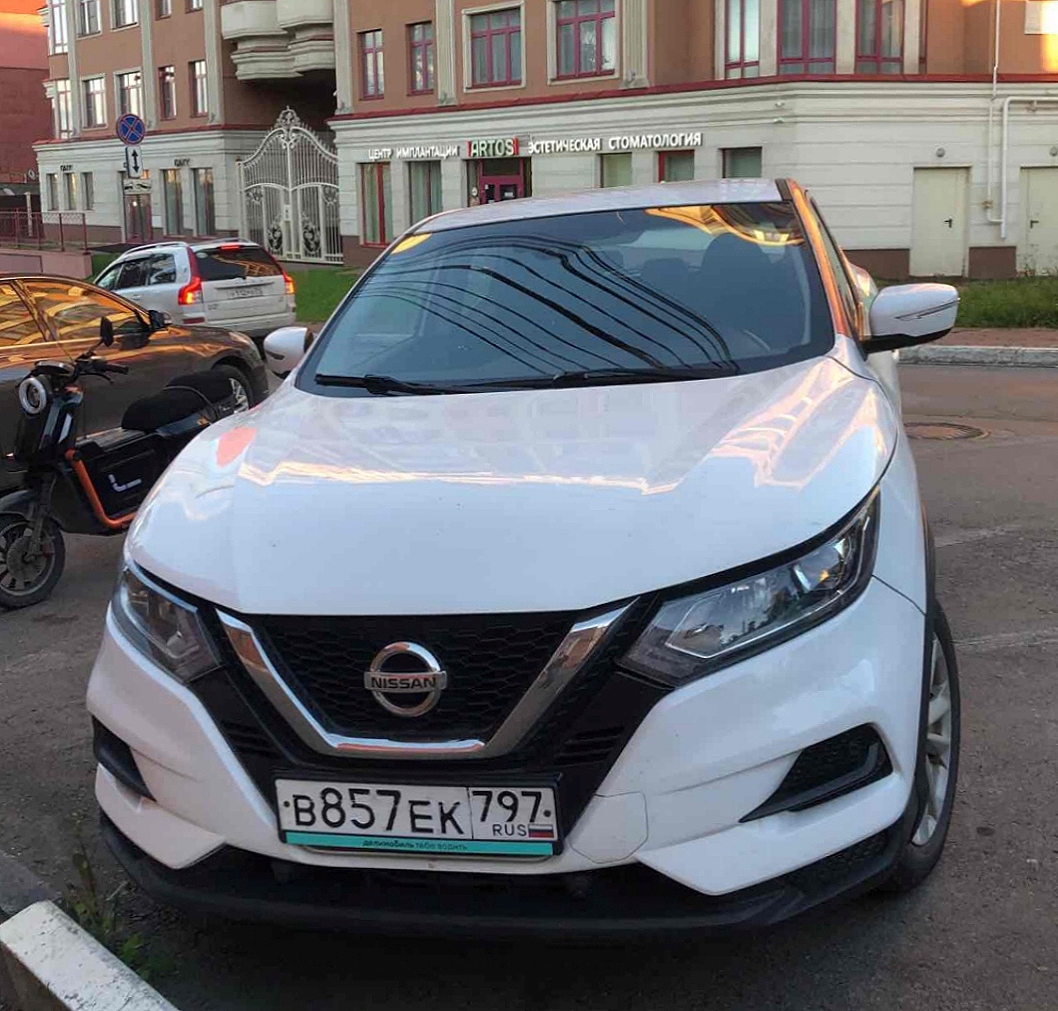 Фотографии из приложений каршеринга
