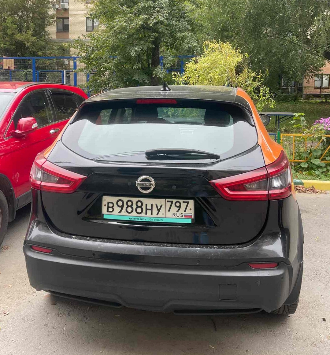 Фотографии из приложений каршеринга