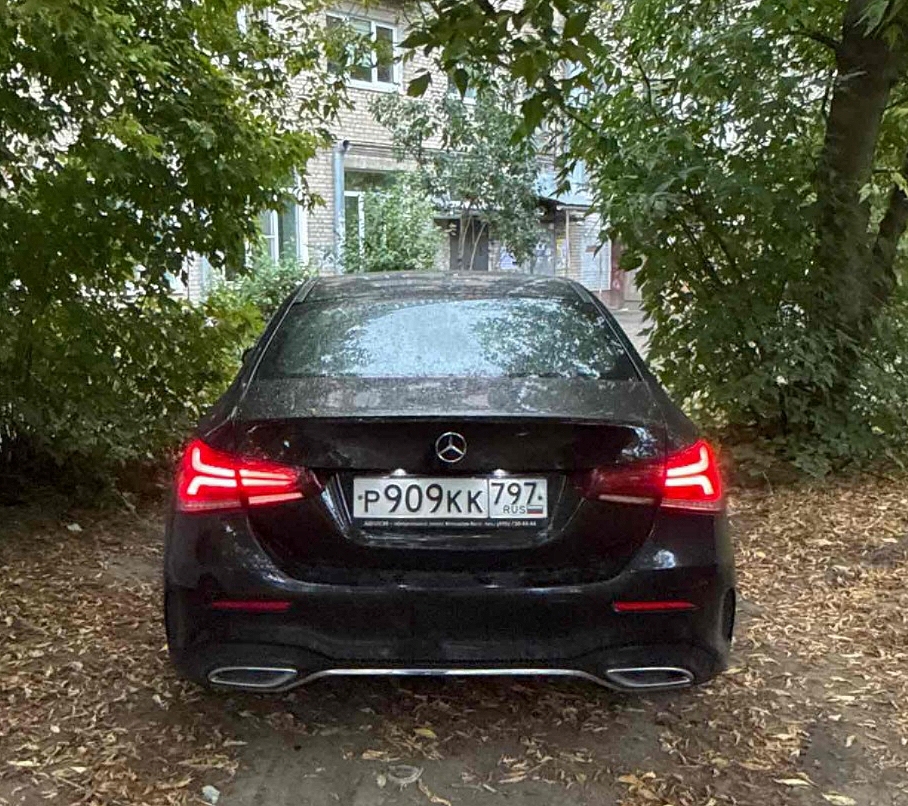 Фотографии из приложений каршеринга