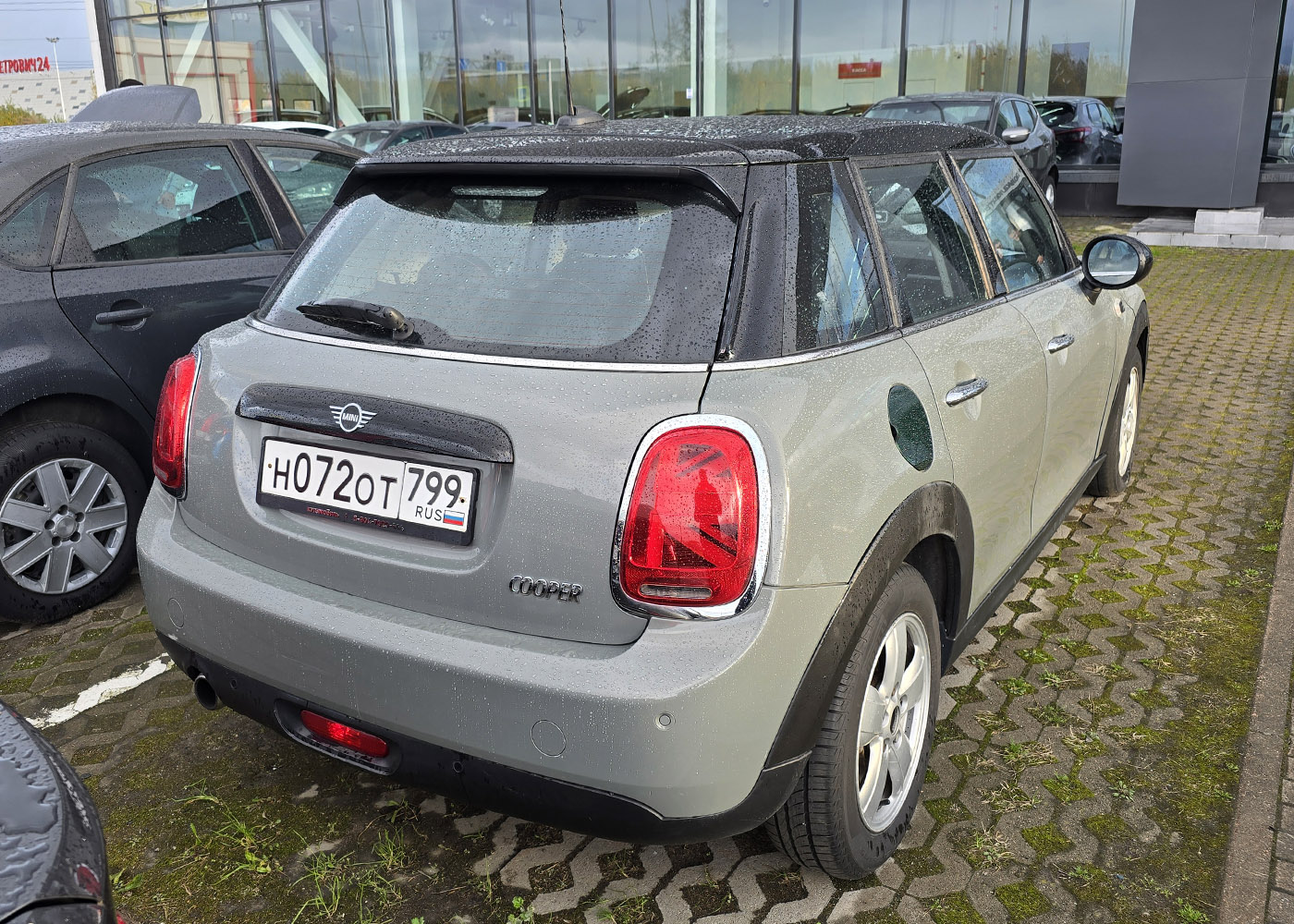 Санкт-Петербург, MINI Hatch № Н 072 ОТ 799