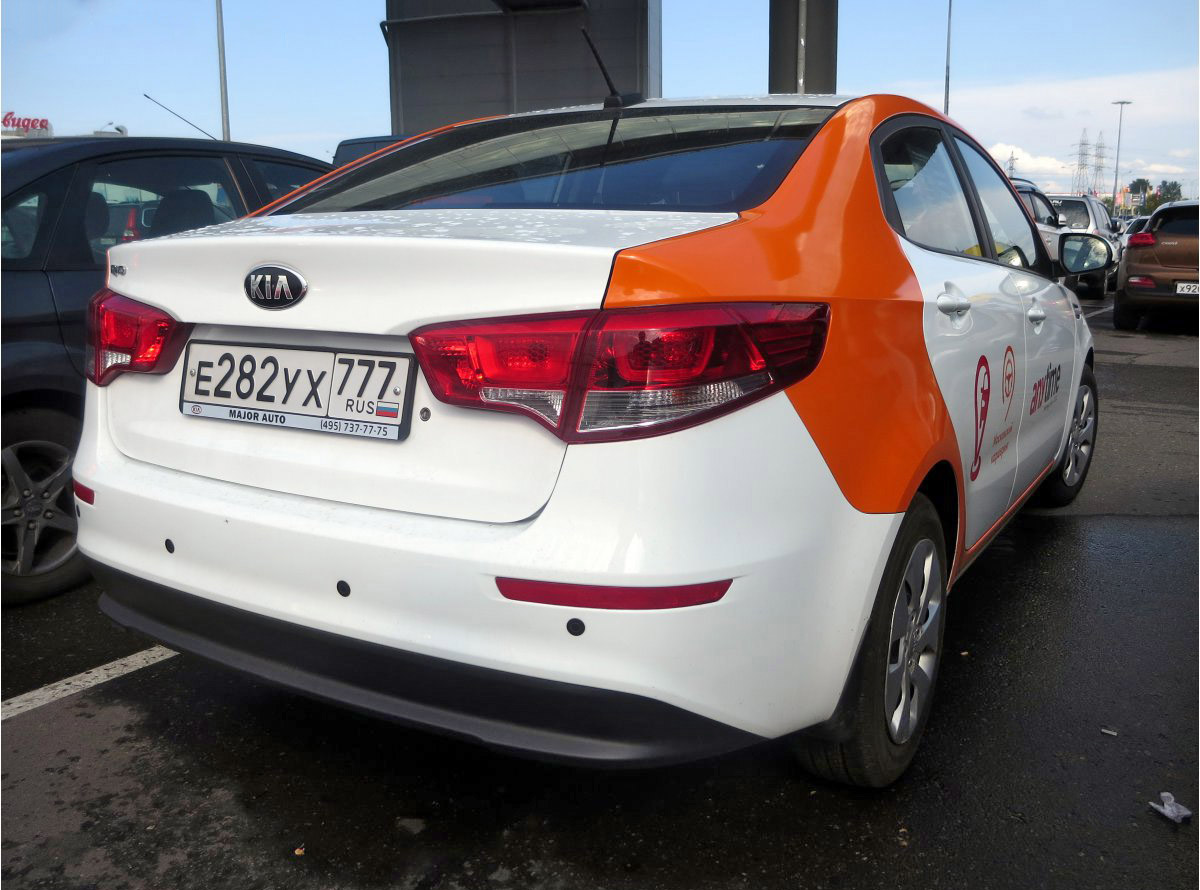 Москва, KIA Rio № Е 282 УХ 777