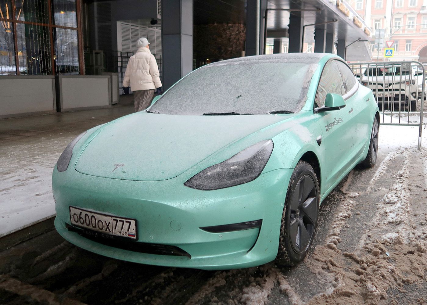 Москва, Tesla Model 3 № О 600 ОХ 777